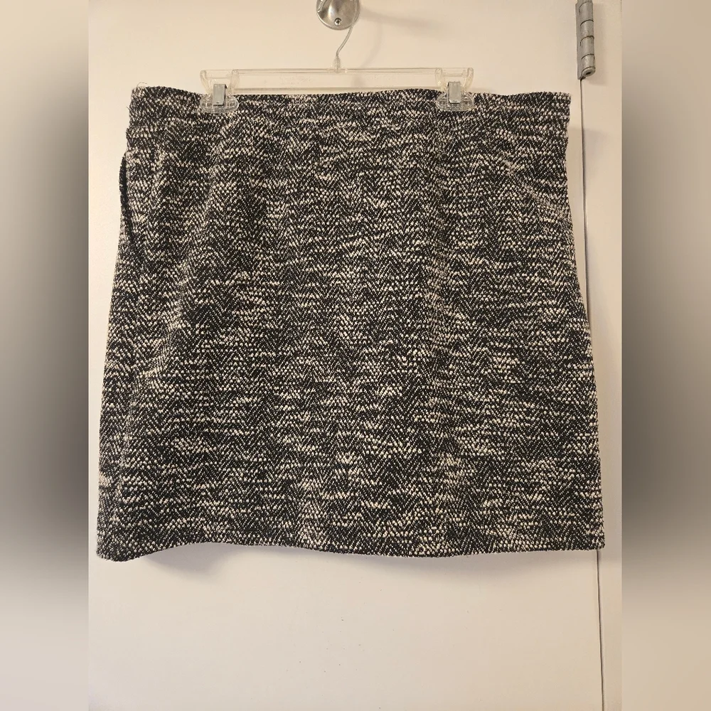 NWT LOFT Gray Mini Pencil Skirt‎ - Picture 6 of 6